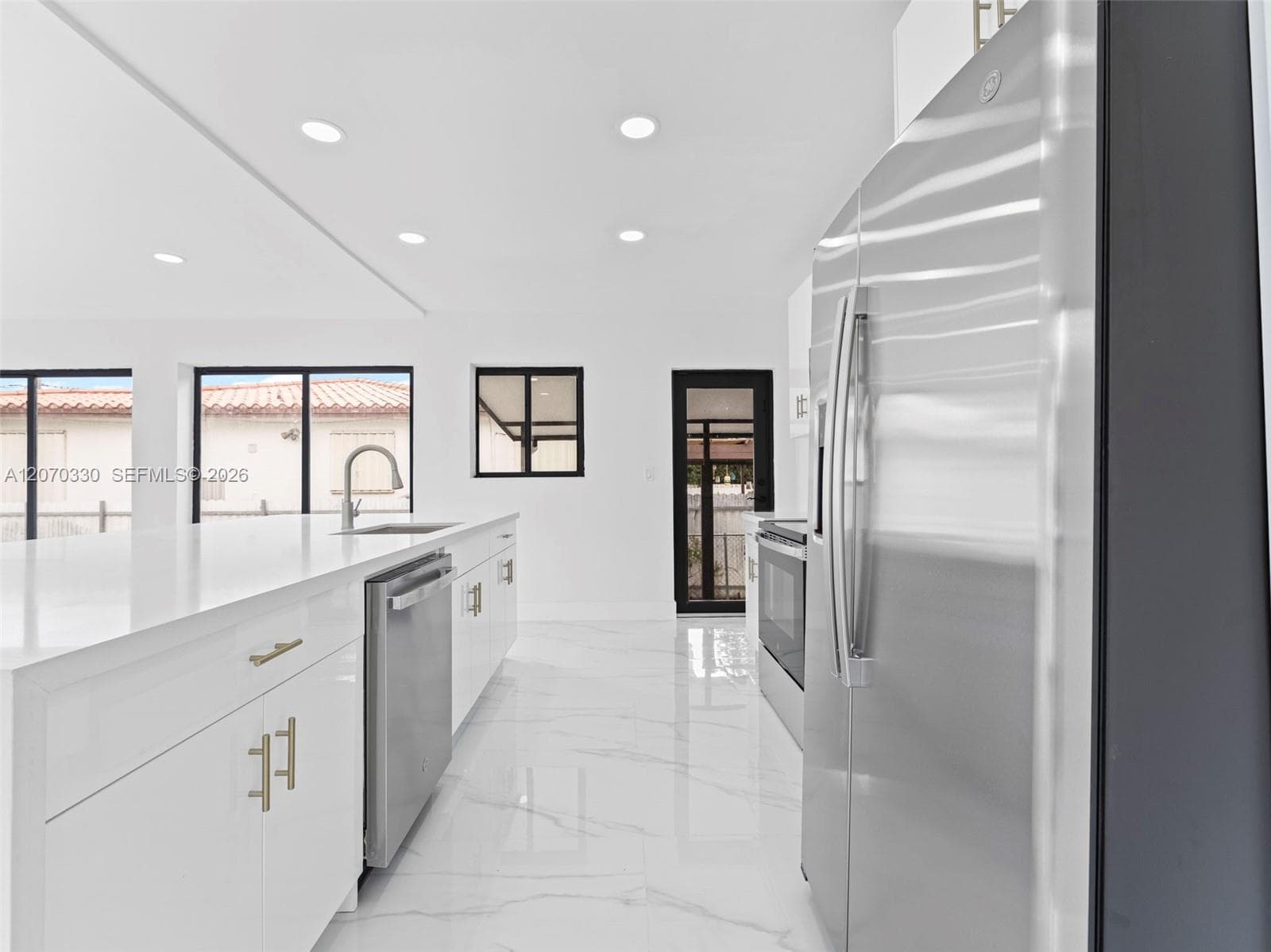 2500 SW 23rd Ter, Miami, FL 33145 — zdjęcie 4