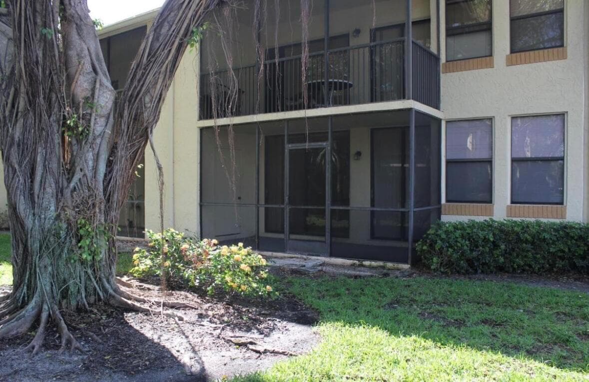 1256 S Military Trail # 911, Deerfield Beach, FL 33442