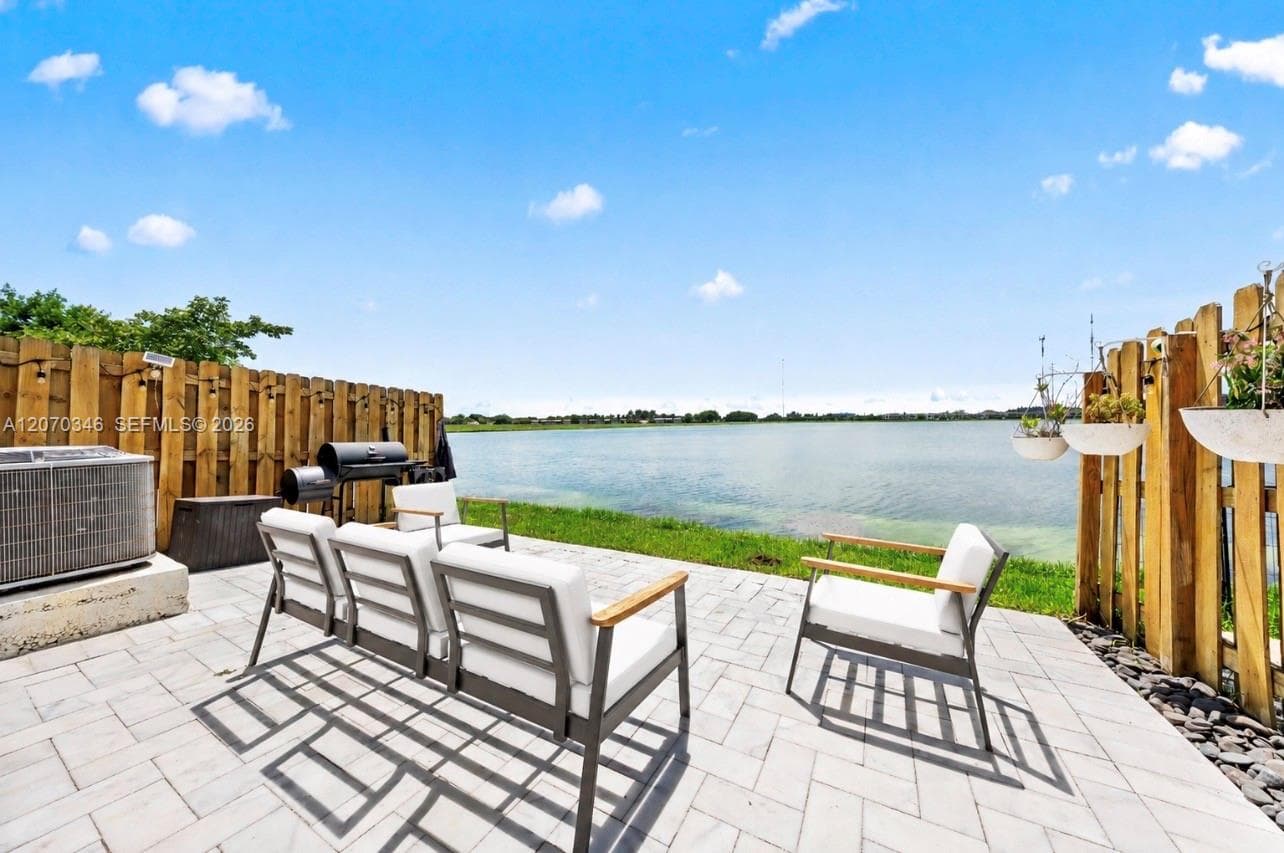 20576 NE 5th Pl, Miami, FL 33179 — zdjęcie 3
