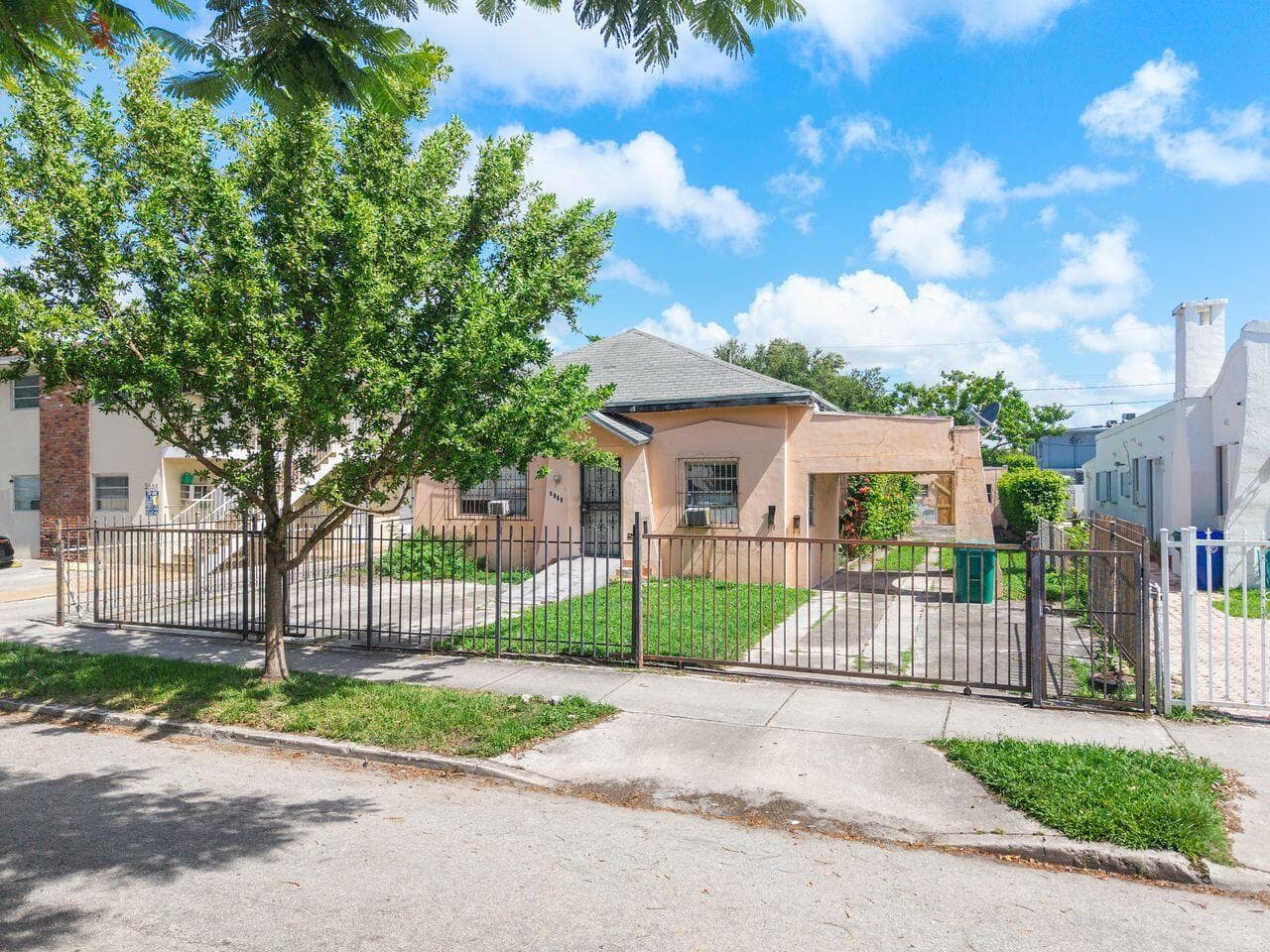 2033 SW 5th Street, Miami, FL 33135 — zdjęcie 2