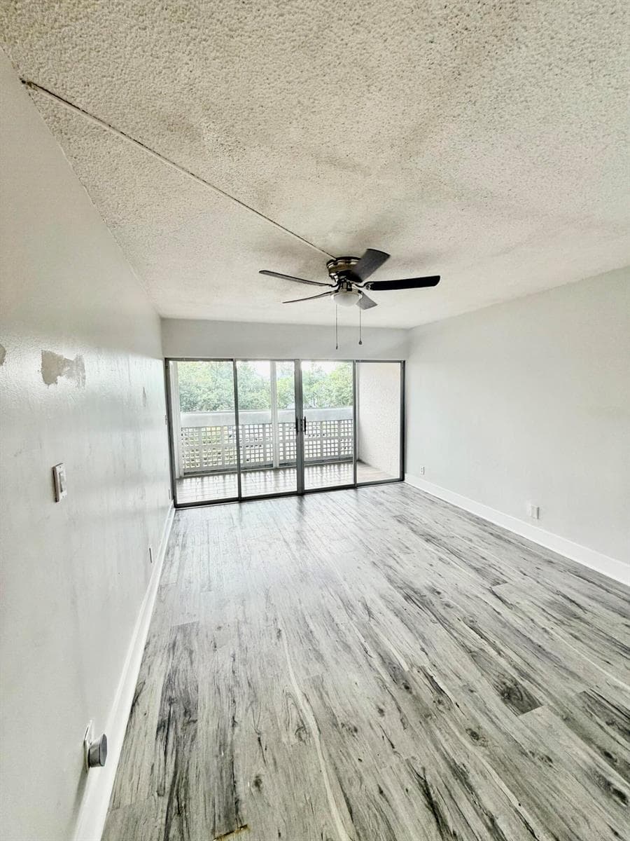 3301 SPANISH MOSS Terrace # 303, Lauderhill, FL 33319