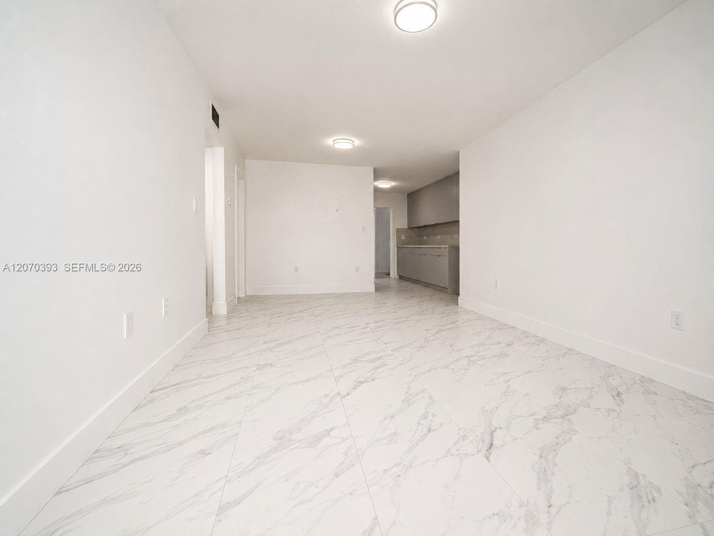 1270 W 42nd St # A103, Hialeah, FL 33012 — zdjęcie 3