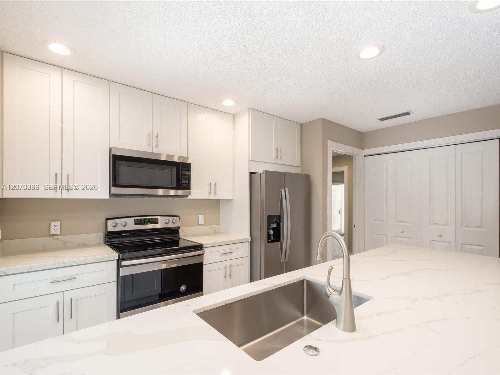 1404 Silverleaf Oak Ct, Palm Beach Gardens, FL 33410 — zdjęcie 2
