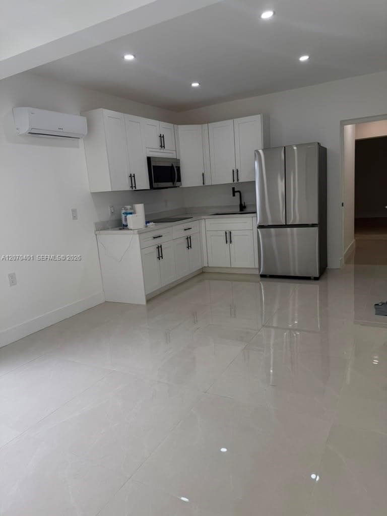 861 E 33rd St # 1, Hialeah, FL 33013 — zdjęcie 2