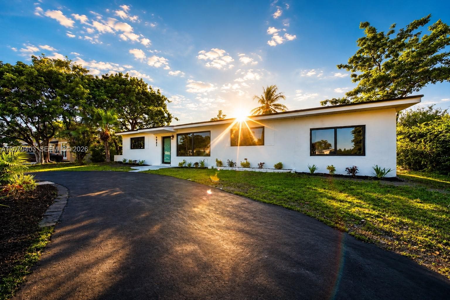 9281 Martinique Dr, Cutler Bay, FL 33189