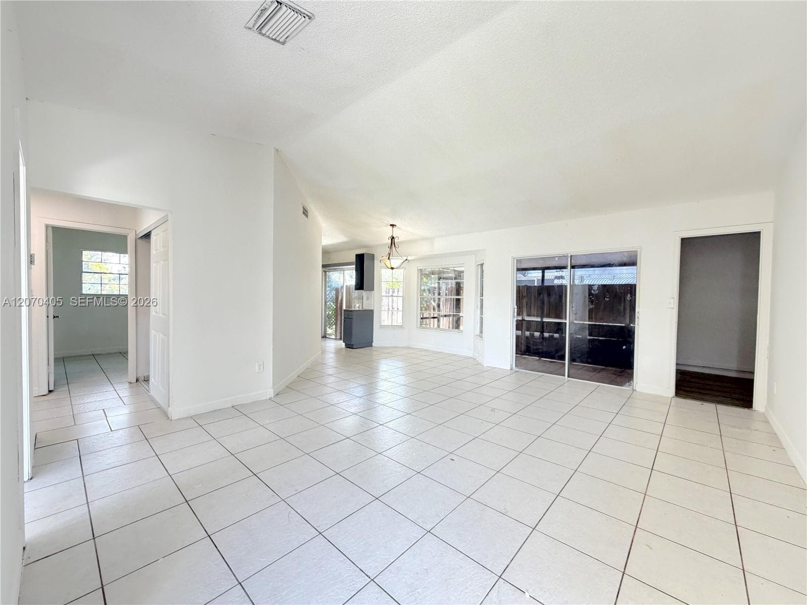 9850 W Heather Ln, Miramar, FL 33025 — zdjęcie 4