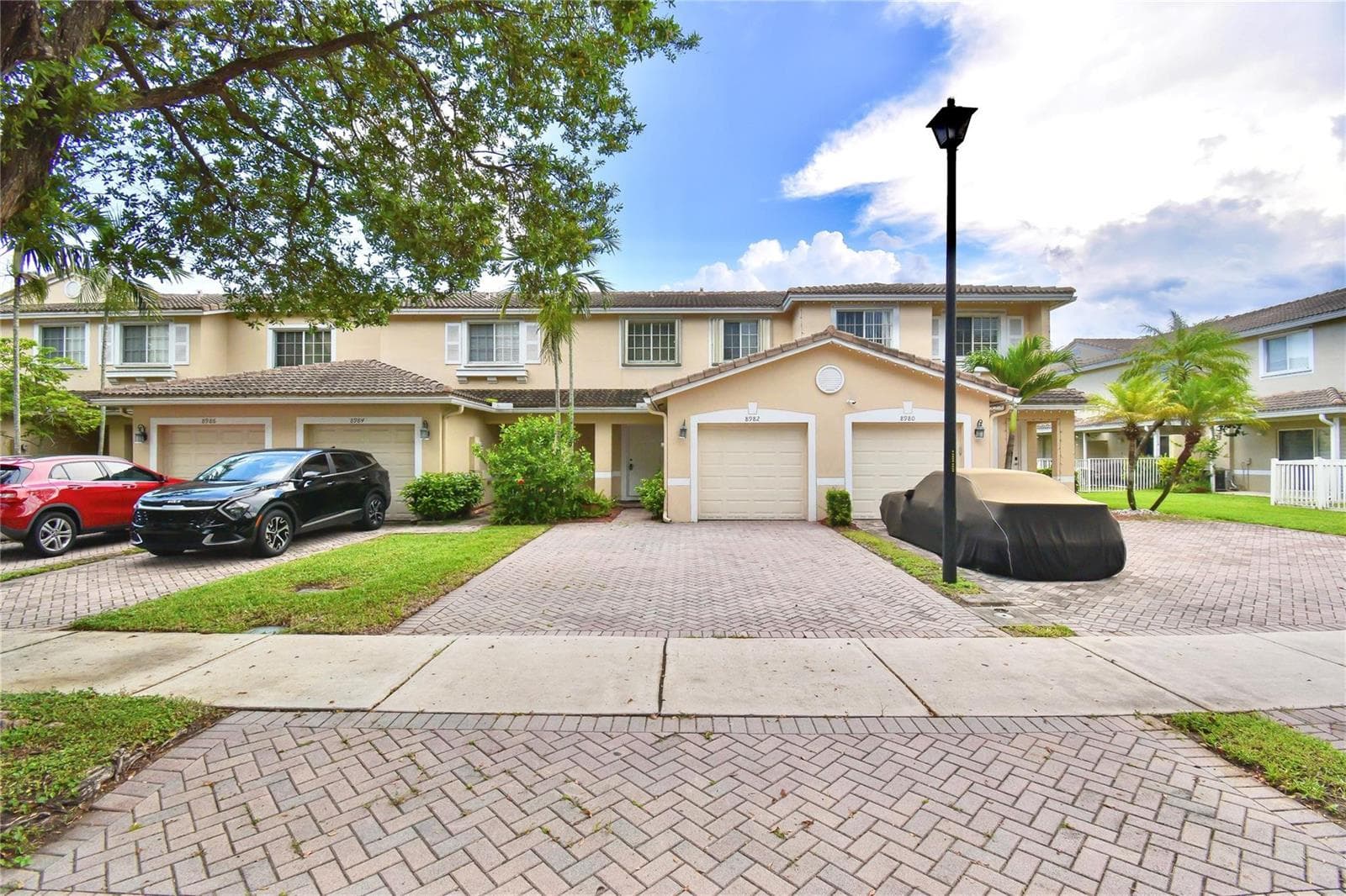 8982 Chambers Street, Tamarac, FL 33321 — zdjęcie 2