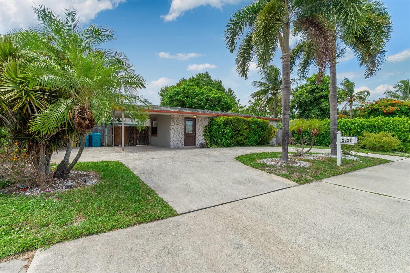 2831 N Seacrest Boulevard # A, Boynton Beach, FL 33435