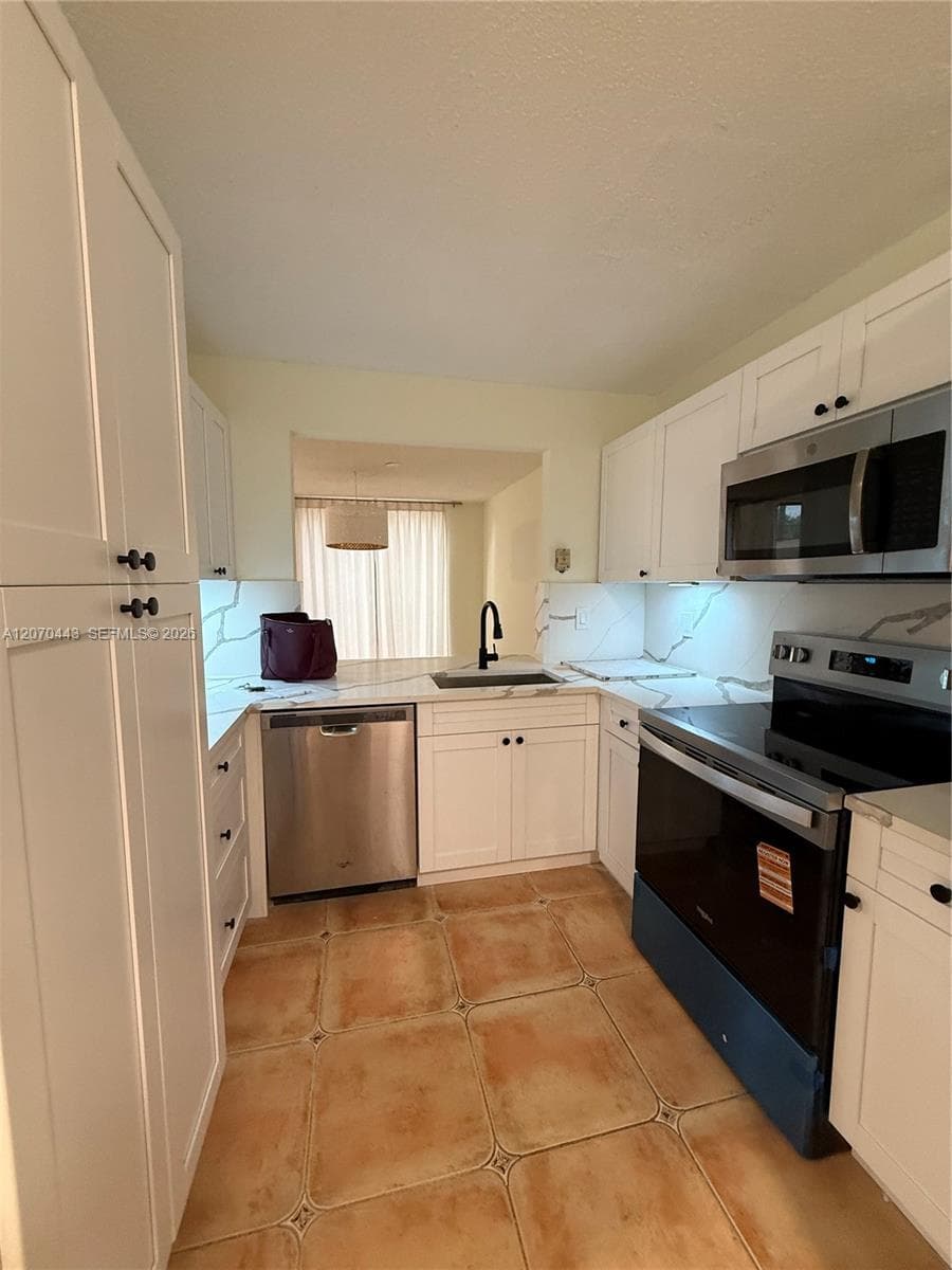 3522 Torremolinos Ave # E-31, Doral, FL 33178 — zdjęcie 3