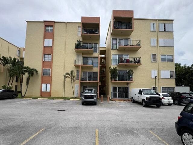 4500 W 19TH Court # 431, Hialeah, FL 33012