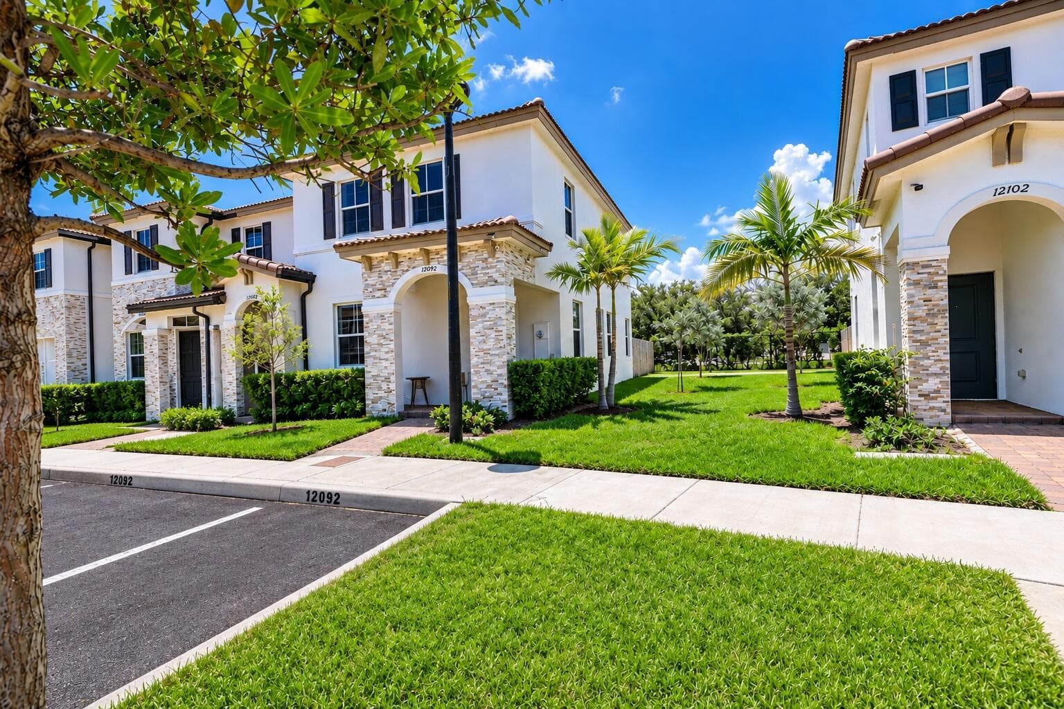 12092 NW 24TH Place, Miami, FL 33167 — zdjęcie 2
