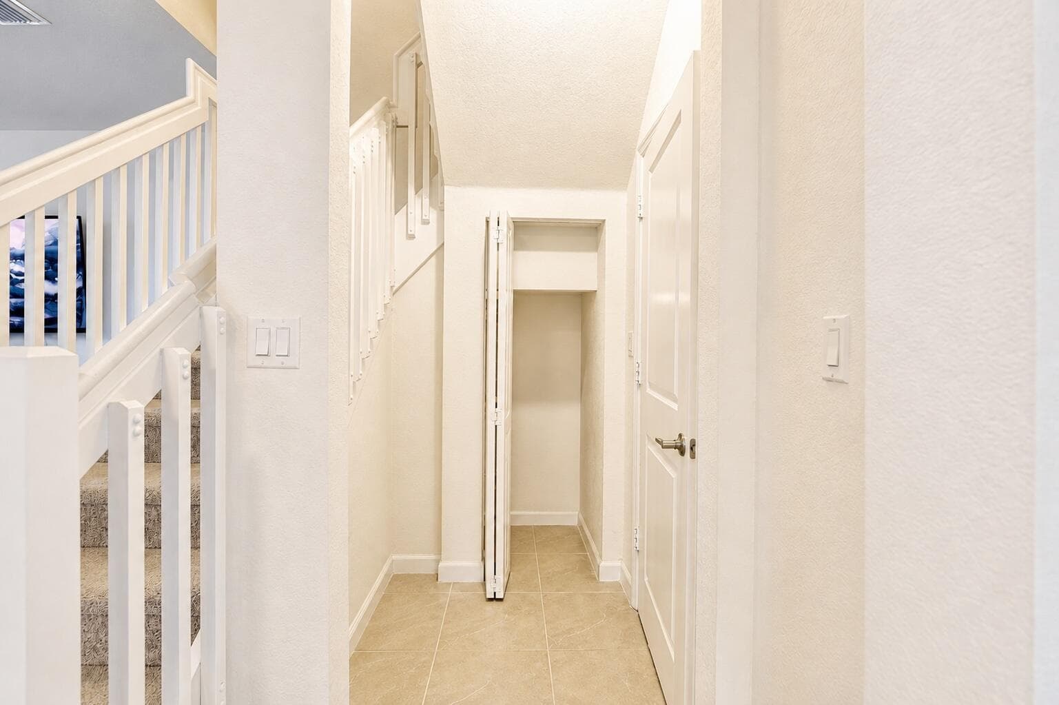 12092 NW 24TH Place, Miami, FL 33167 — zdjęcie 4
