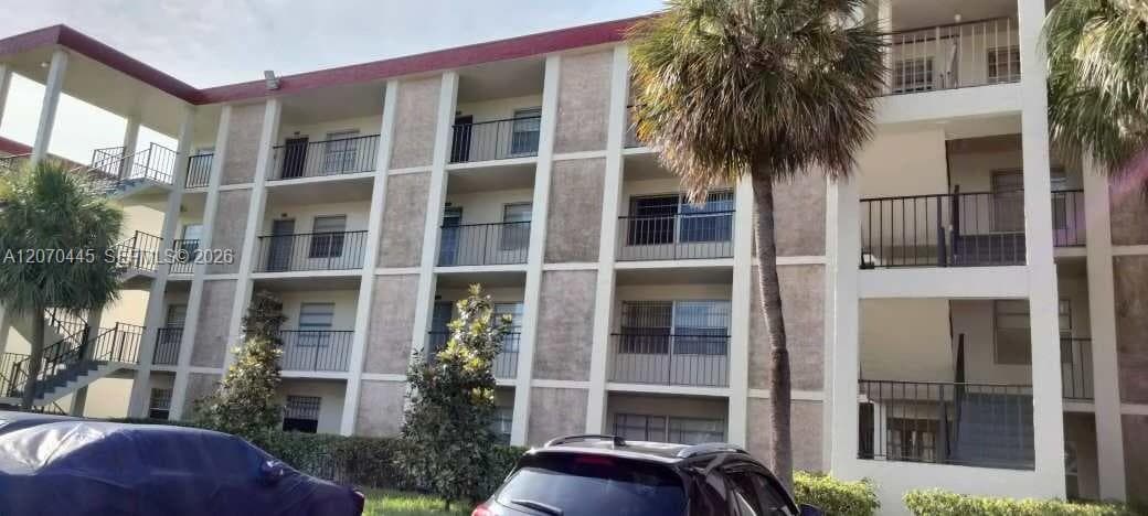 3001 NW 48th Ave # 333, Lauderdale Lakes, FL 33313
