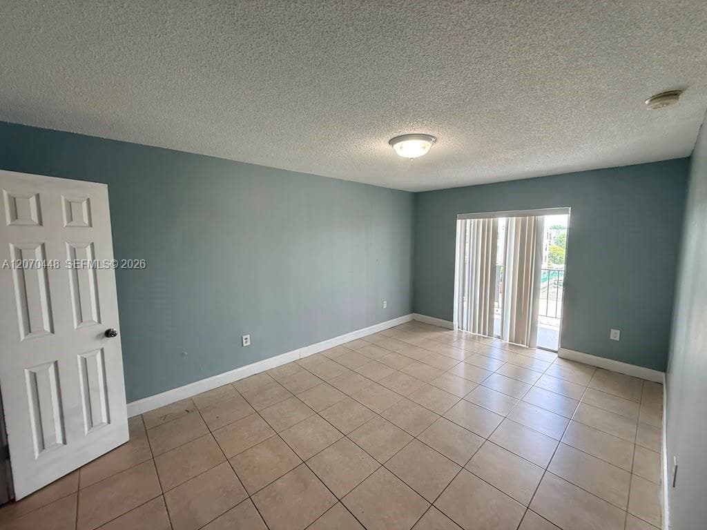 5775 W 20th Ave # 402, Hialeah, FL 33012 — zdjęcie 2