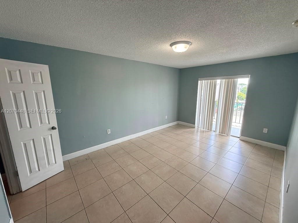 5775 W 20th Ave # 402, Hialeah, FL 33012 — zdjęcie 3