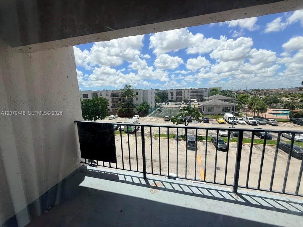 5775 W 20th Ave # 402, Hialeah, FL 33012 — zdjęcie 5