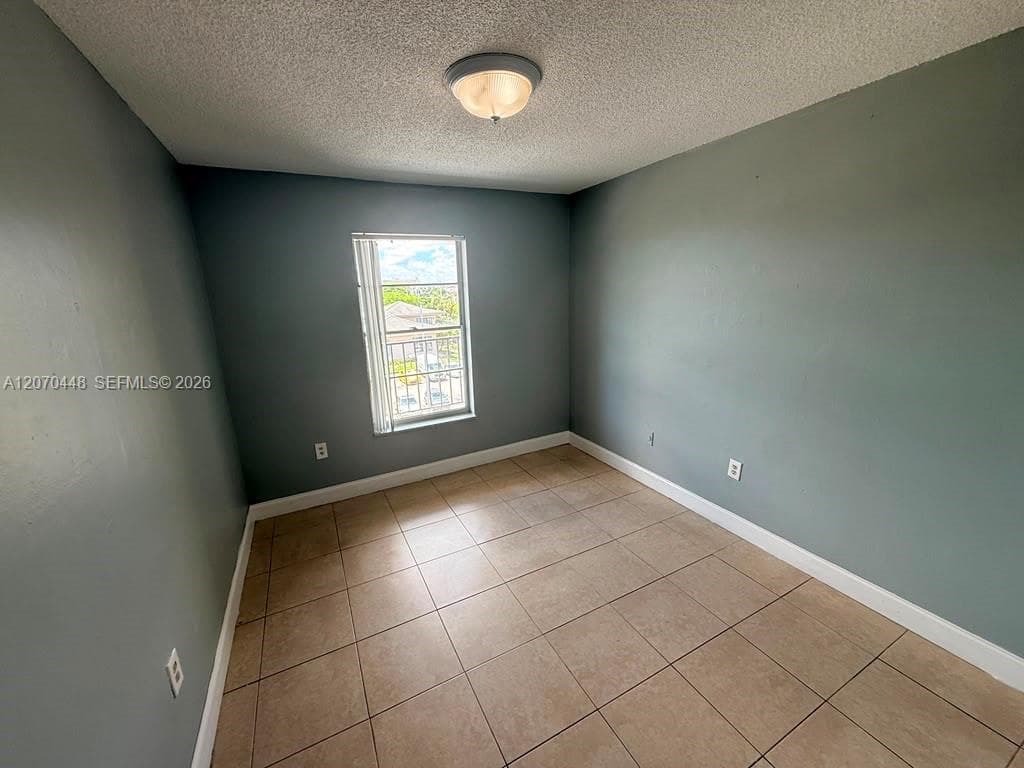 5775 W 20th Ave # 402, Hialeah, FL 33012 — zdjęcie 4