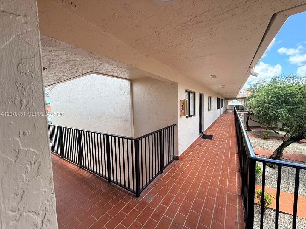 6278 W 22nd Ct # 14, Hialeah, FL 33016 — zdjęcie 2