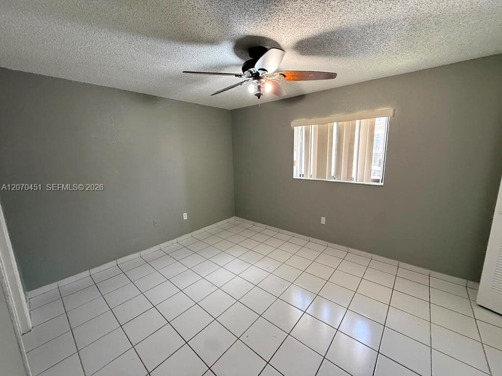 6278 W 22nd Ct # 14, Hialeah, FL 33016 — zdjęcie 4