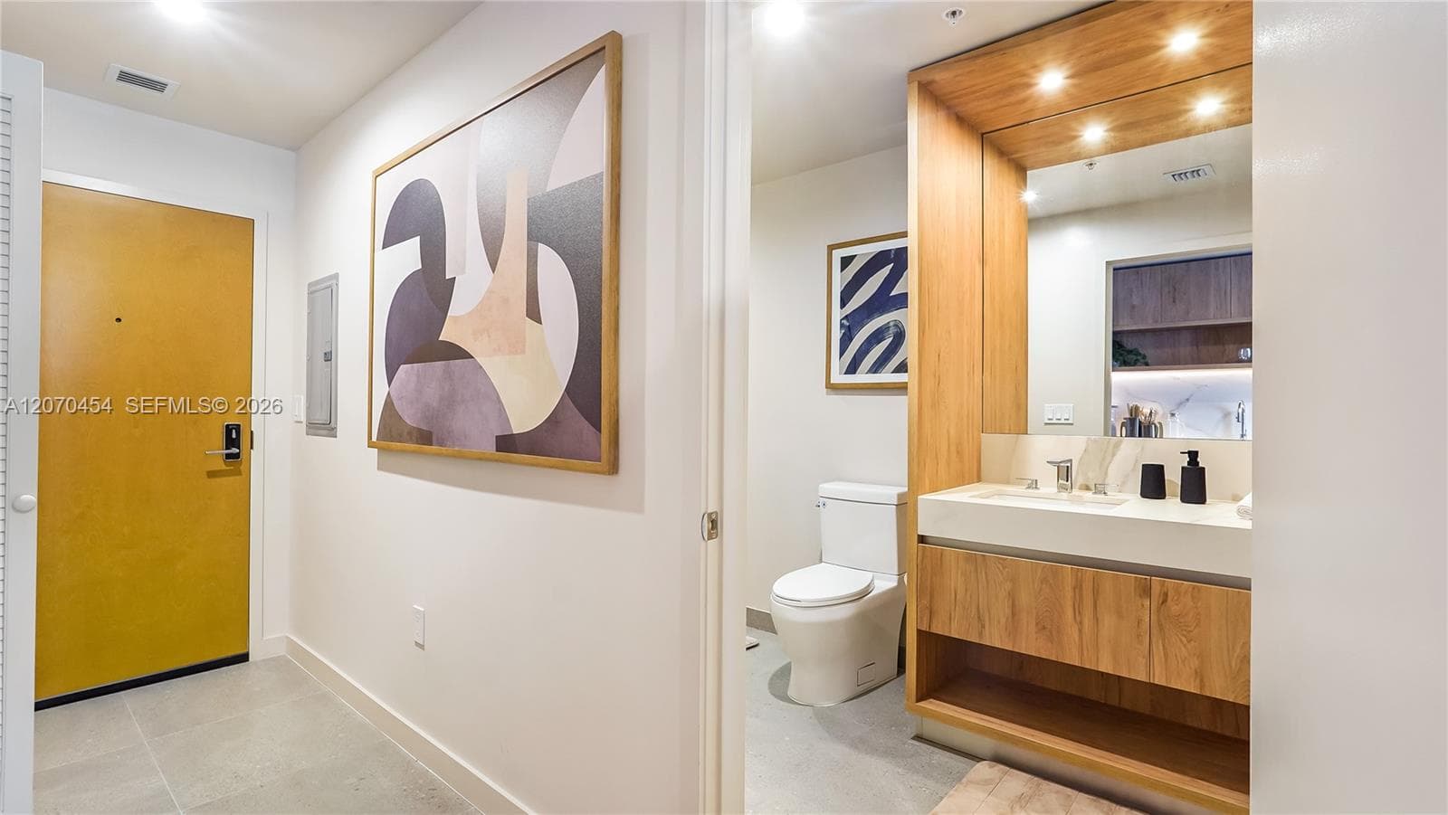 11 NE 6th St # 808, Miami, FL 33132