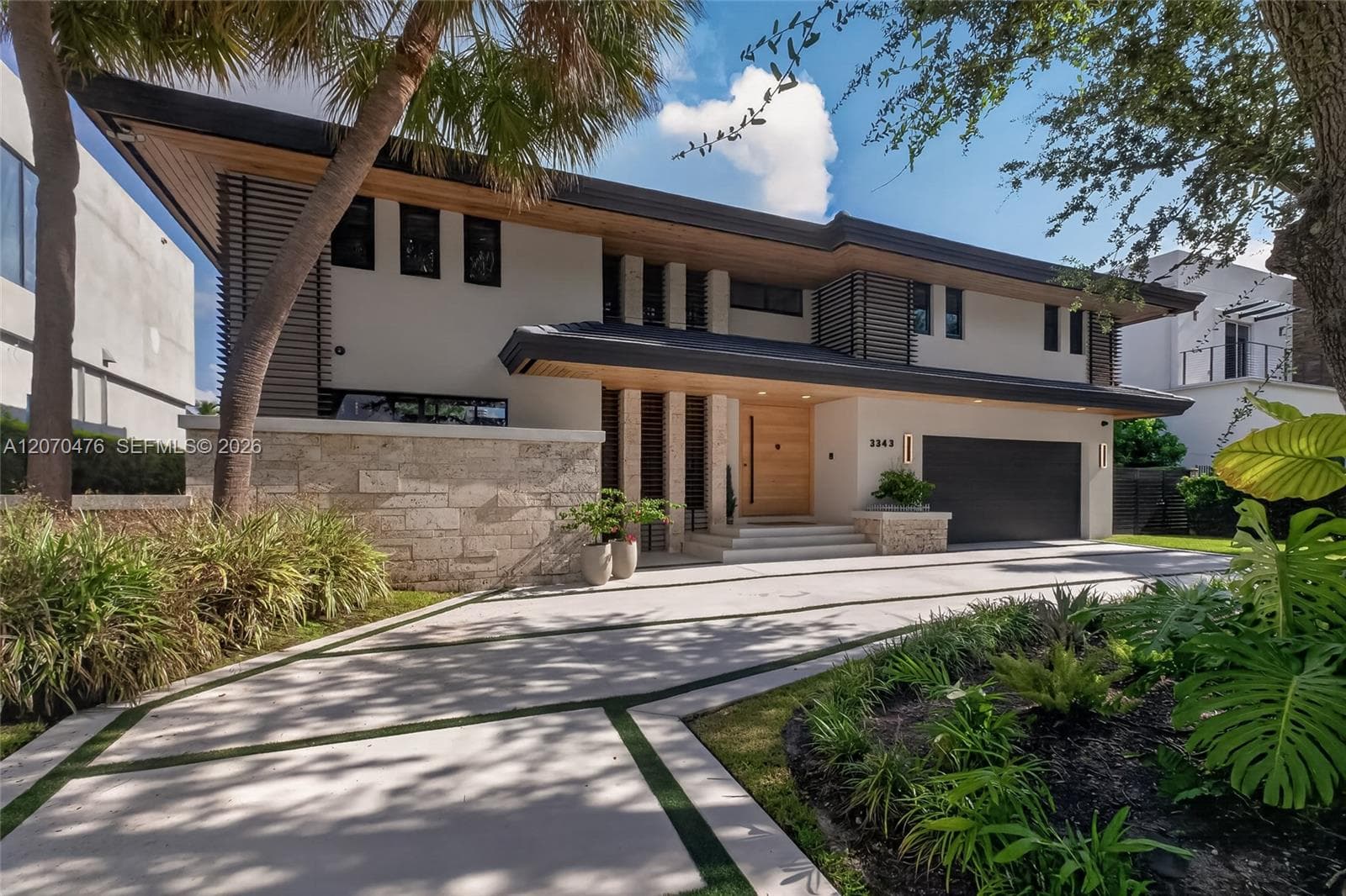 3343 NE 166th St, North Miami Beach, FL 33160 — zdjęcie 2
