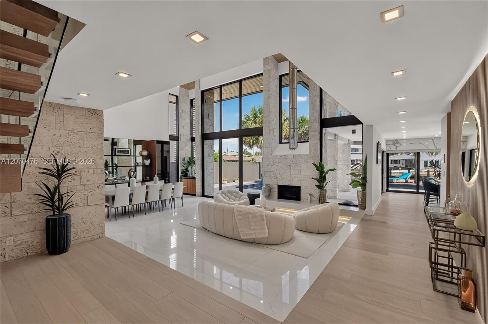 3343 NE 166th St, North Miami Beach, FL 33160 — zdjęcie 4