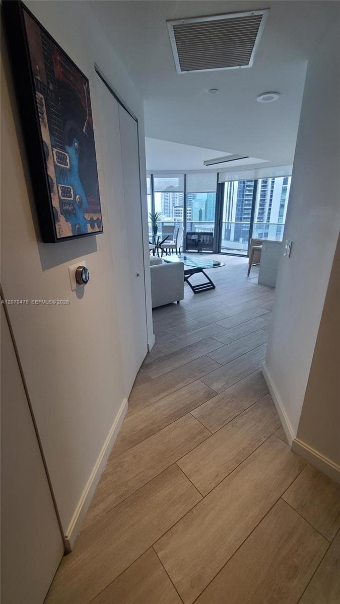 45 SW 9th St # 1503, Miami, FL 33130 — zdjęcie 4
