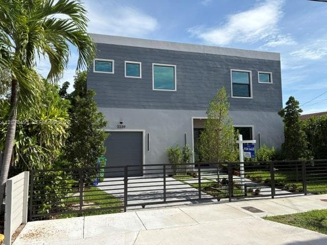 2239 SW 14th St, Miami, FL 33145 — zdjęcie 2