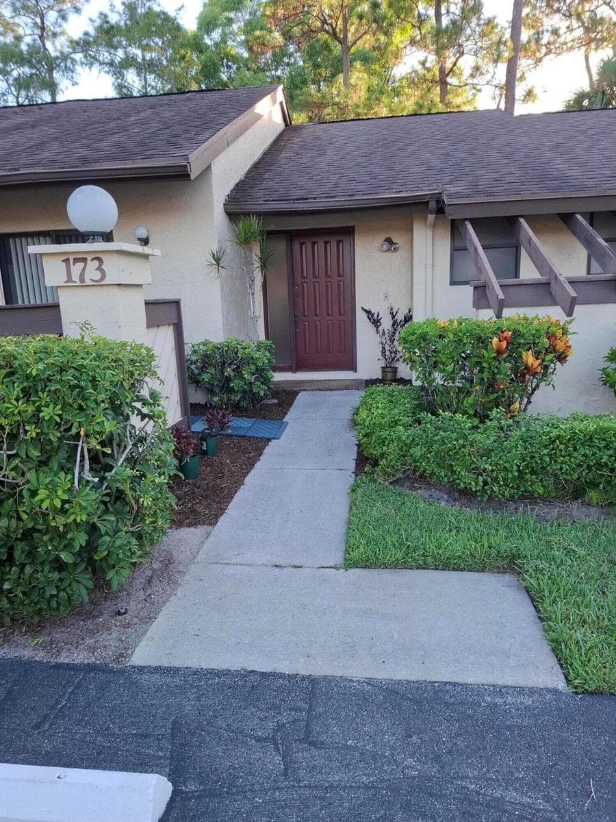 173 SARITA Court, Royal Palm Beach, FL 33411 — zdjęcie 2