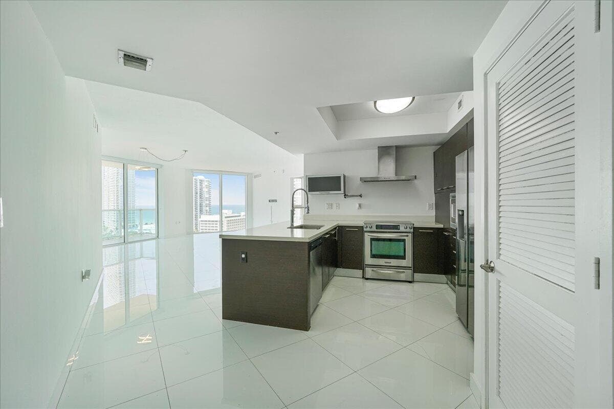 200 SUNNY ISLES Boulevard # 2-1701, Sunny Isles Beach, FL 33160 — zdjęcie 5