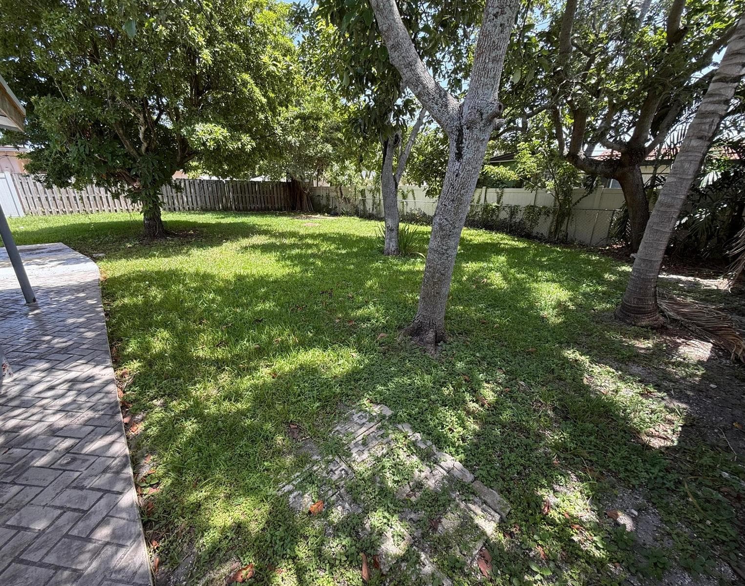 637 SW 2ND Street, Hallandale Beach, FL 33009 — zdjęcie 2