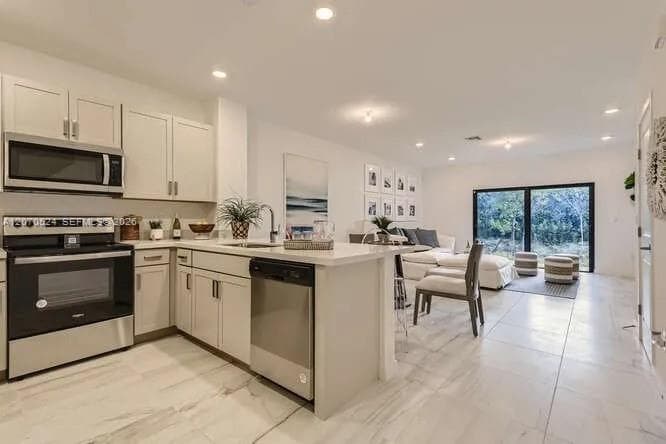 142 SE 5th Ct, Deerfield Beach, FL 33441 — zdjęcie 3