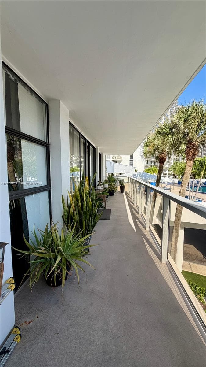 3701 N Country Club Dr # 304, Aventura, FL 33180 — zdjęcie 3