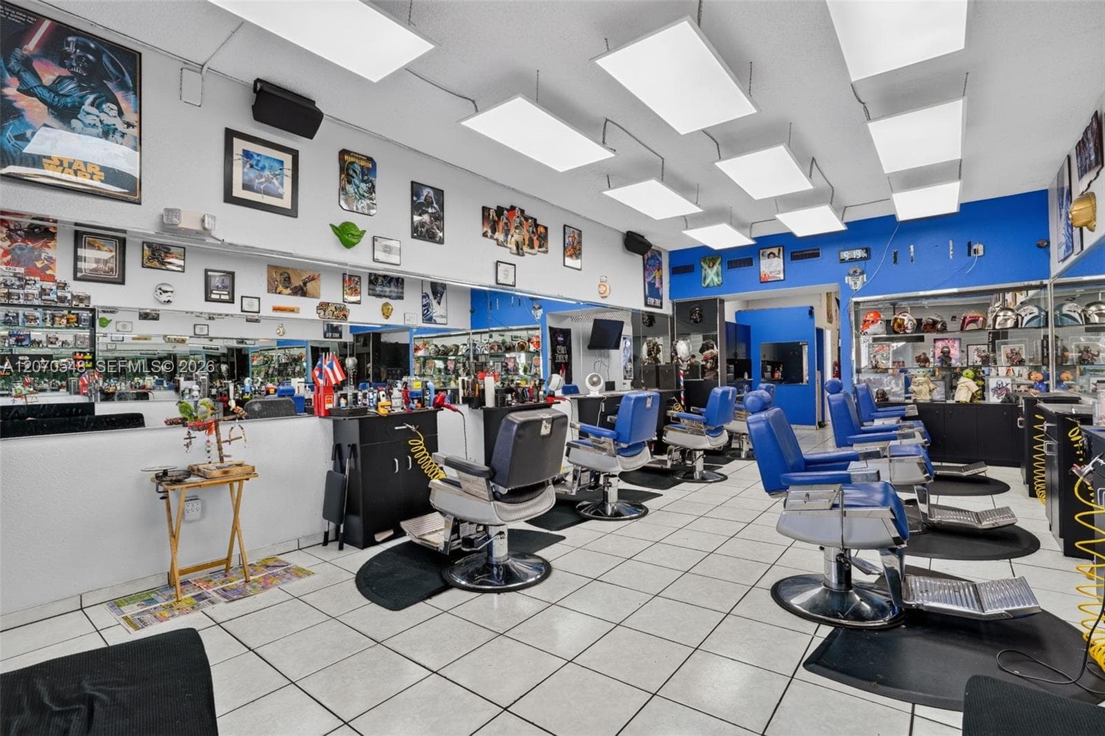 Excellent Opportunity Barbershop for Sale in the Heart of Hialeah, Hialeah, FL 33012 — zdjęcie 2