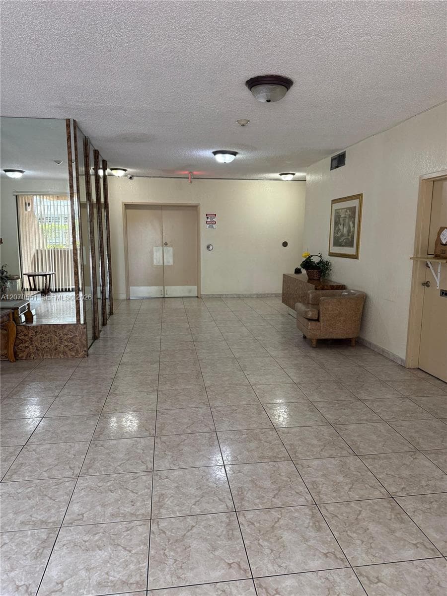 16751 NE 9th Ave # 211, North Miami Beach, FL 33162 — zdjęcie 2