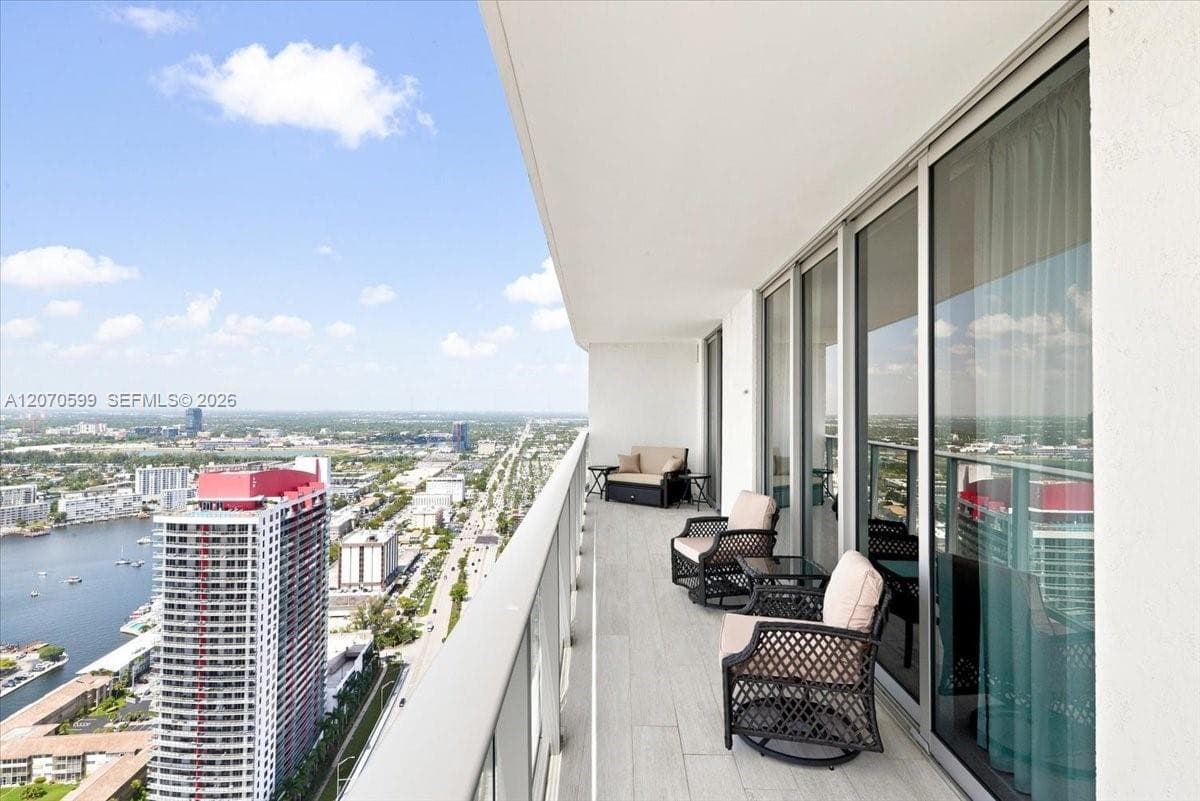 4010 S Ocean Dr # T3909, Hollywood, FL 33019
