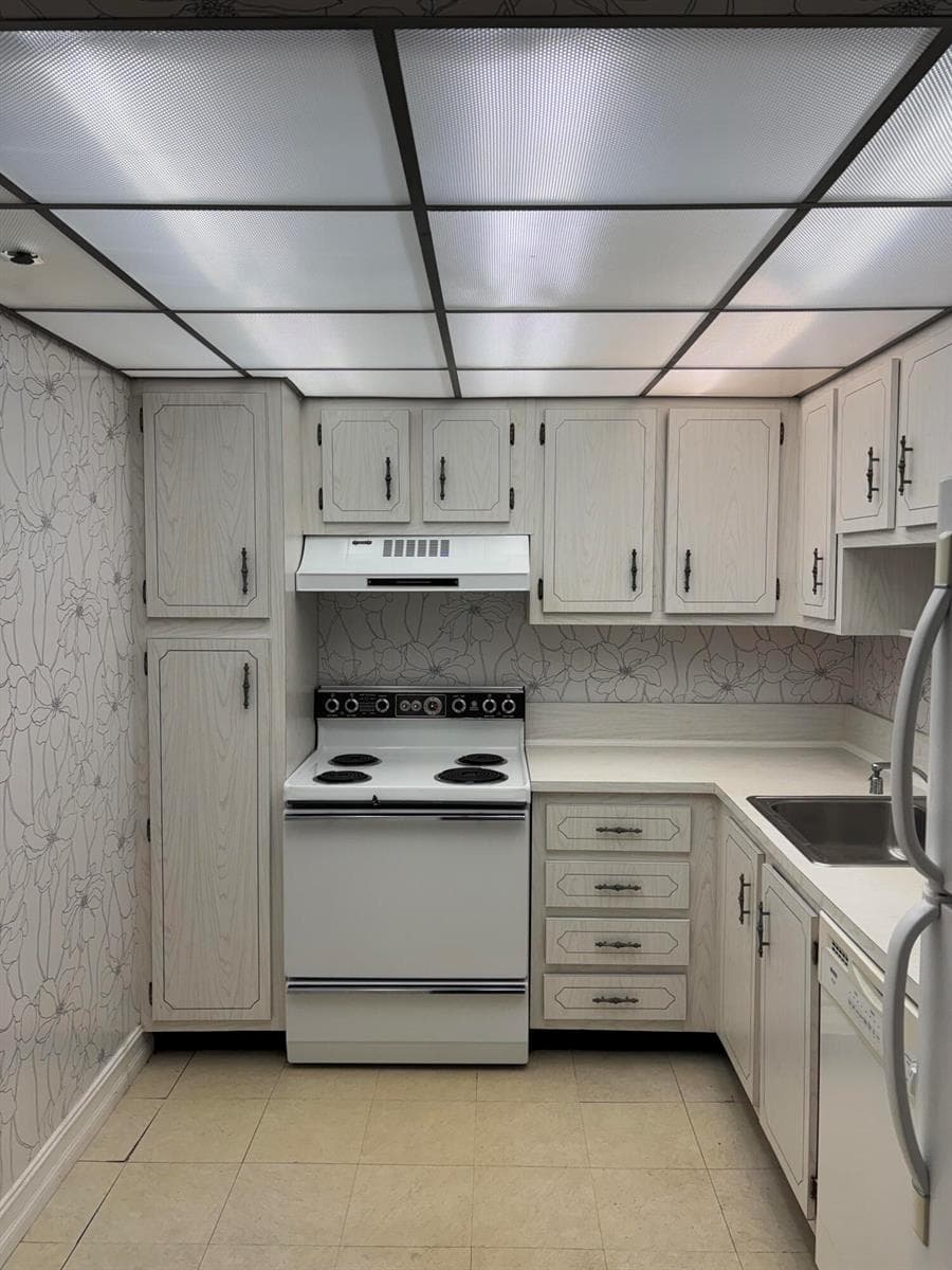 1200 St Charles Place # 414, Pembroke Pines, FL 33026 — zdjęcie 2