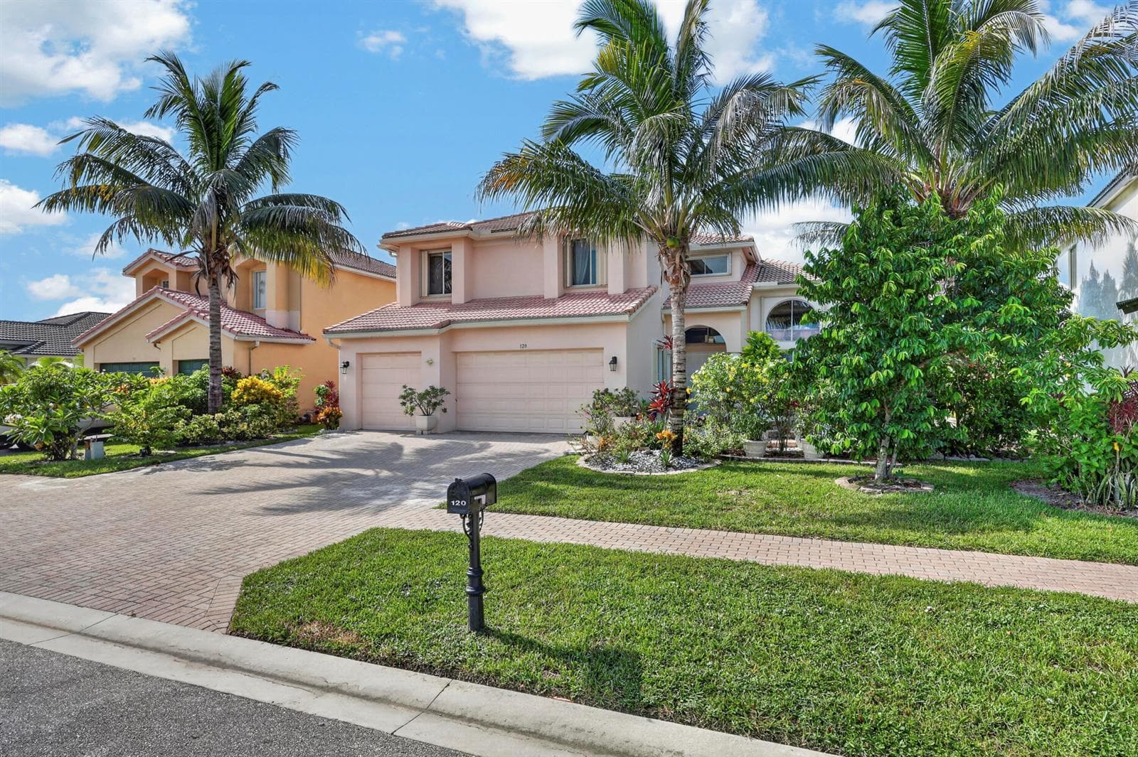120 ISOLA Circle, Royal Palm Beach, FL 33411 — zdjęcie 2