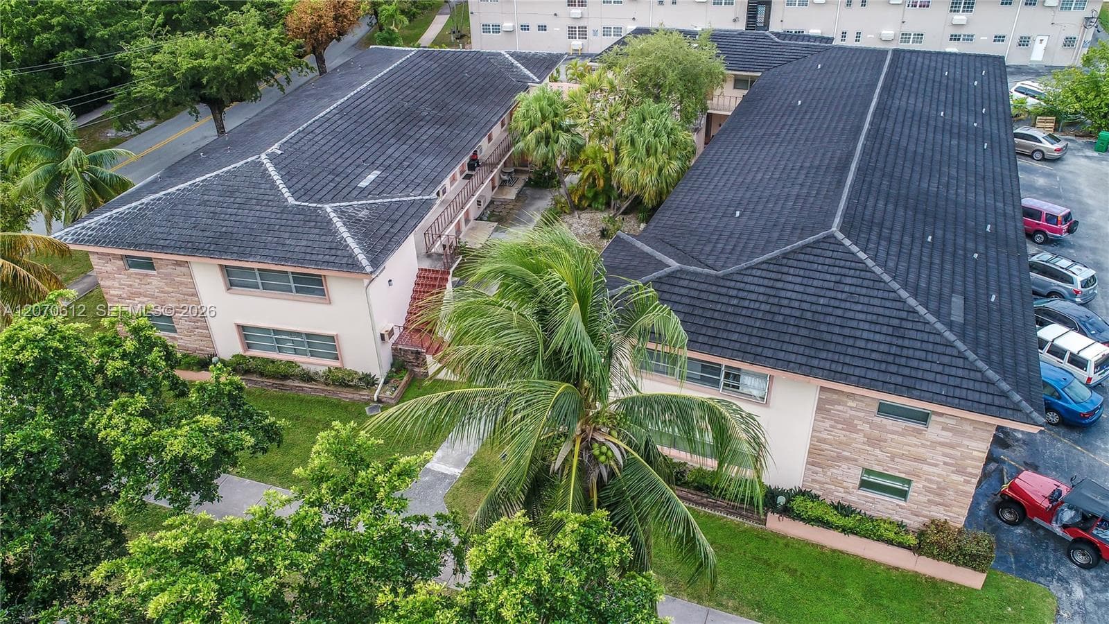 1250 S Alhambra Cir # 18, Coral Gables, FL 33146 — zdjęcie 2