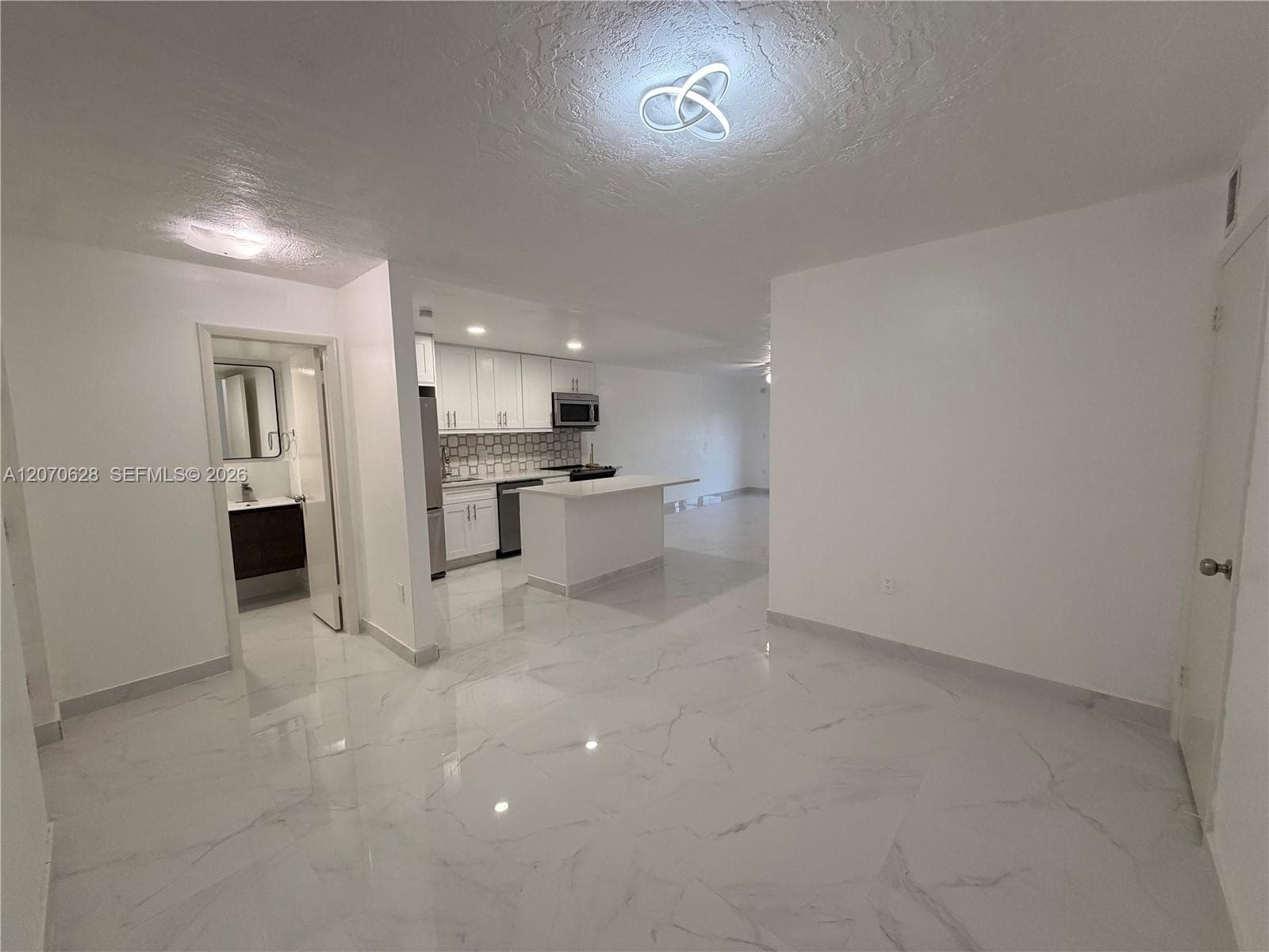 7000 NW 17th St # 320, Plantation, FL 33313 — zdjęcie 2