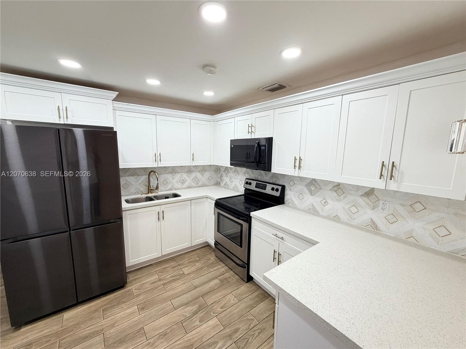 18711 NW 24th Ave, Miami Gardens, FL 33056 — zdjęcie 2