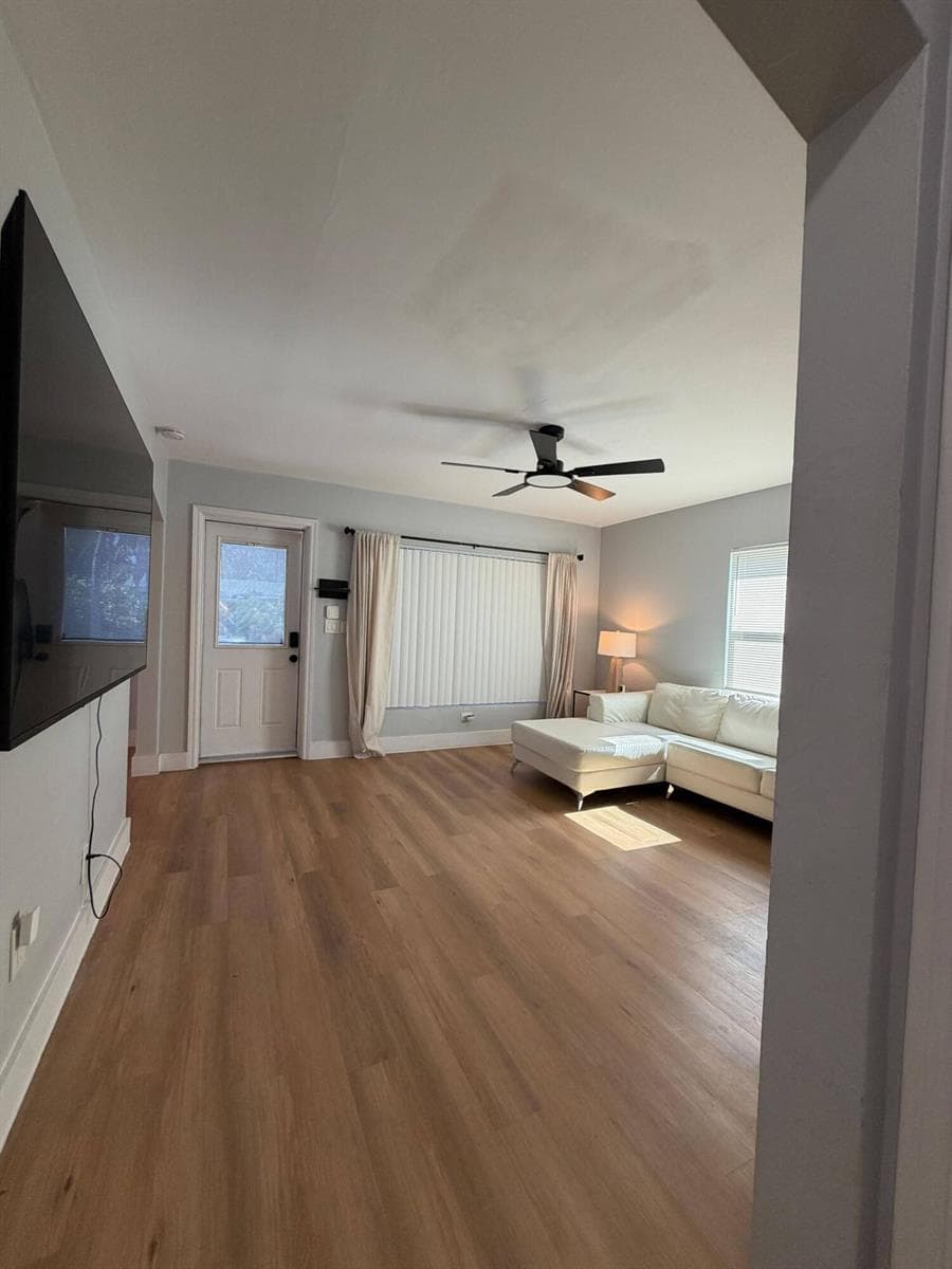 217 E 24TH Street, Riviera Beach, FL 33404 — zdjęcie 3
