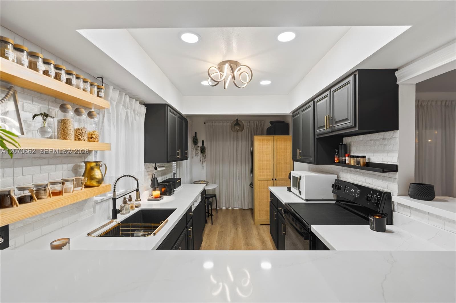 1641 NW 96th Ter, Pembroke Pines, FL 33024 — zdjęcie 2