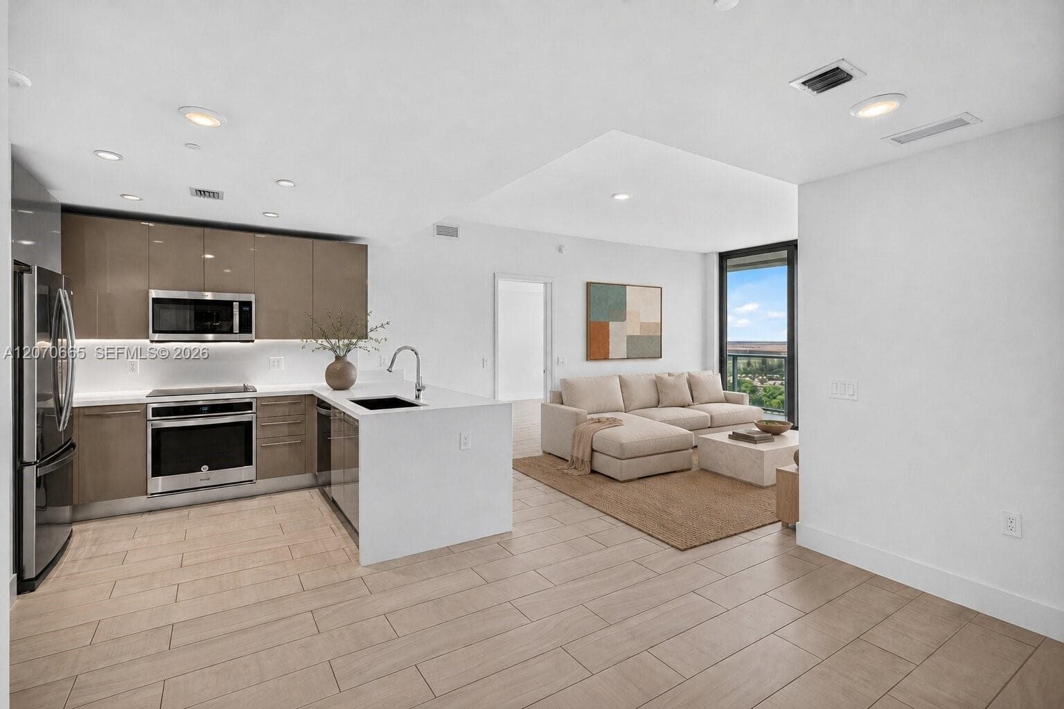 2000 Metropica Way # 2111, Sunrise, FL 33323 — zdjęcie 3