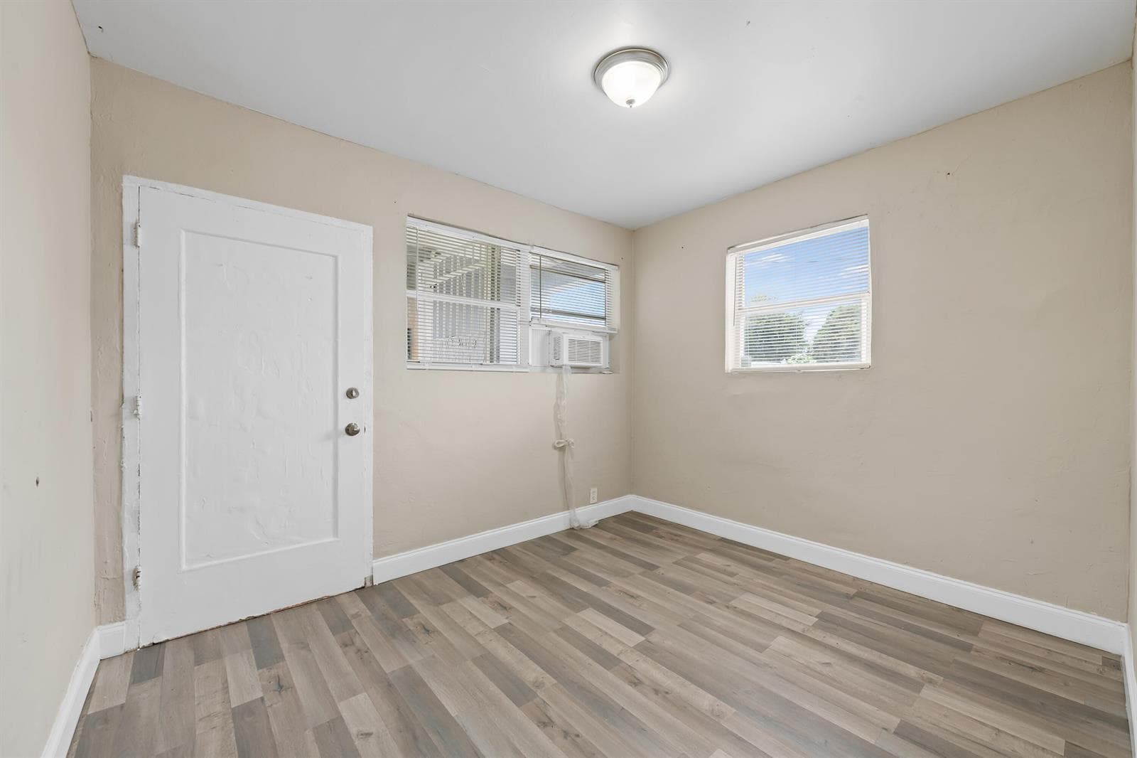 1761 Ali Baba Avenue, Opa-Locka, FL 33054 — zdjęcie 5