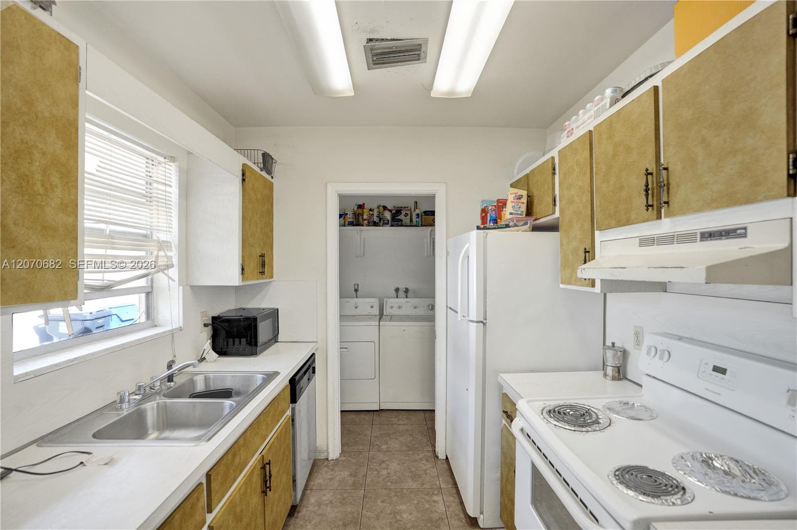 5706-5708 Lincoln St # 1-2, Hollywood, FL 33021 — zdjęcie 4