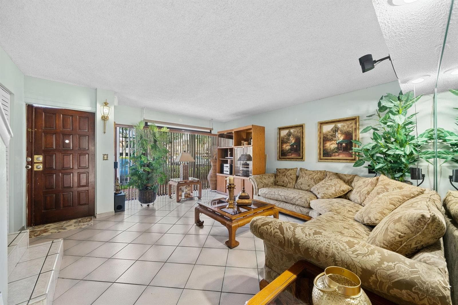 16470 NE 27TH Place # 35, North Miami Beach, FL 33160 — zdjęcie 3