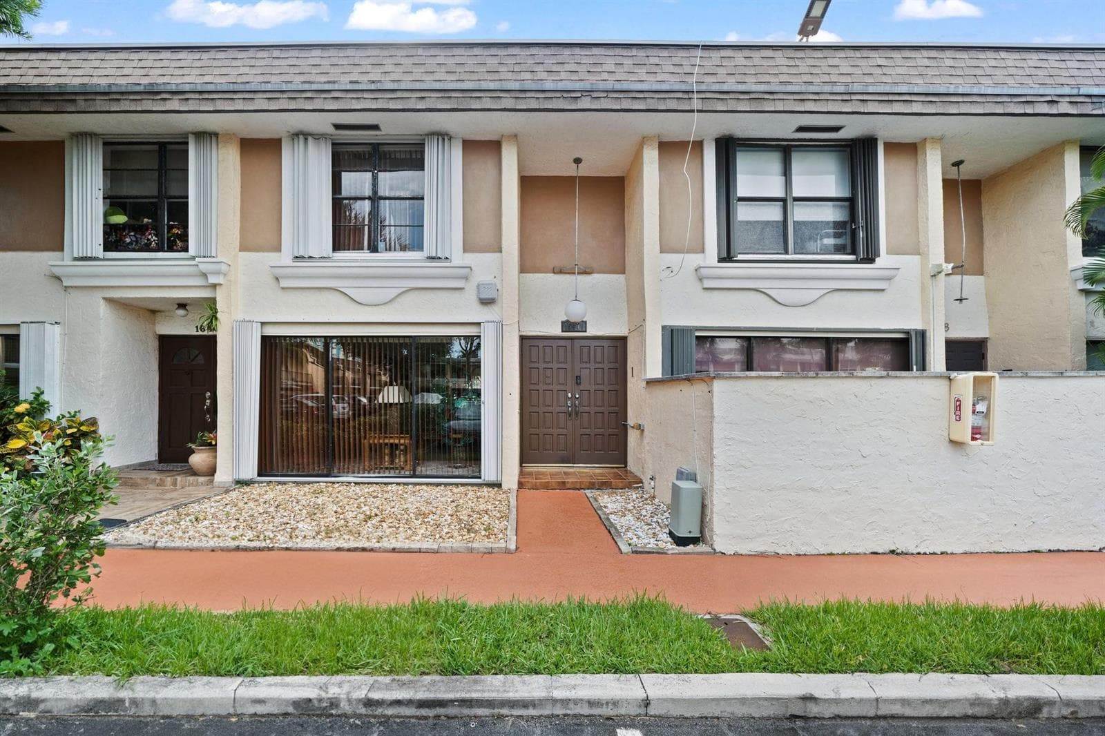 16470 NE 27TH Place # 35, North Miami Beach, FL 33160