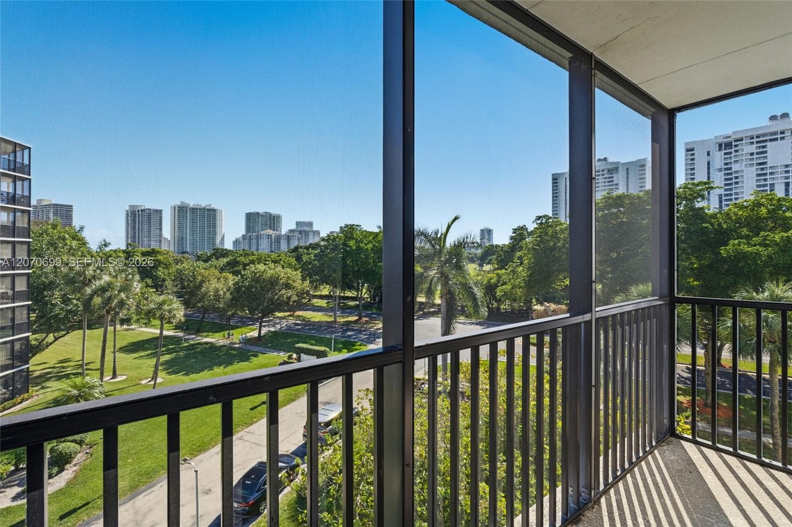 3401 N Country Club Dr # 519, Aventura, FL 33180