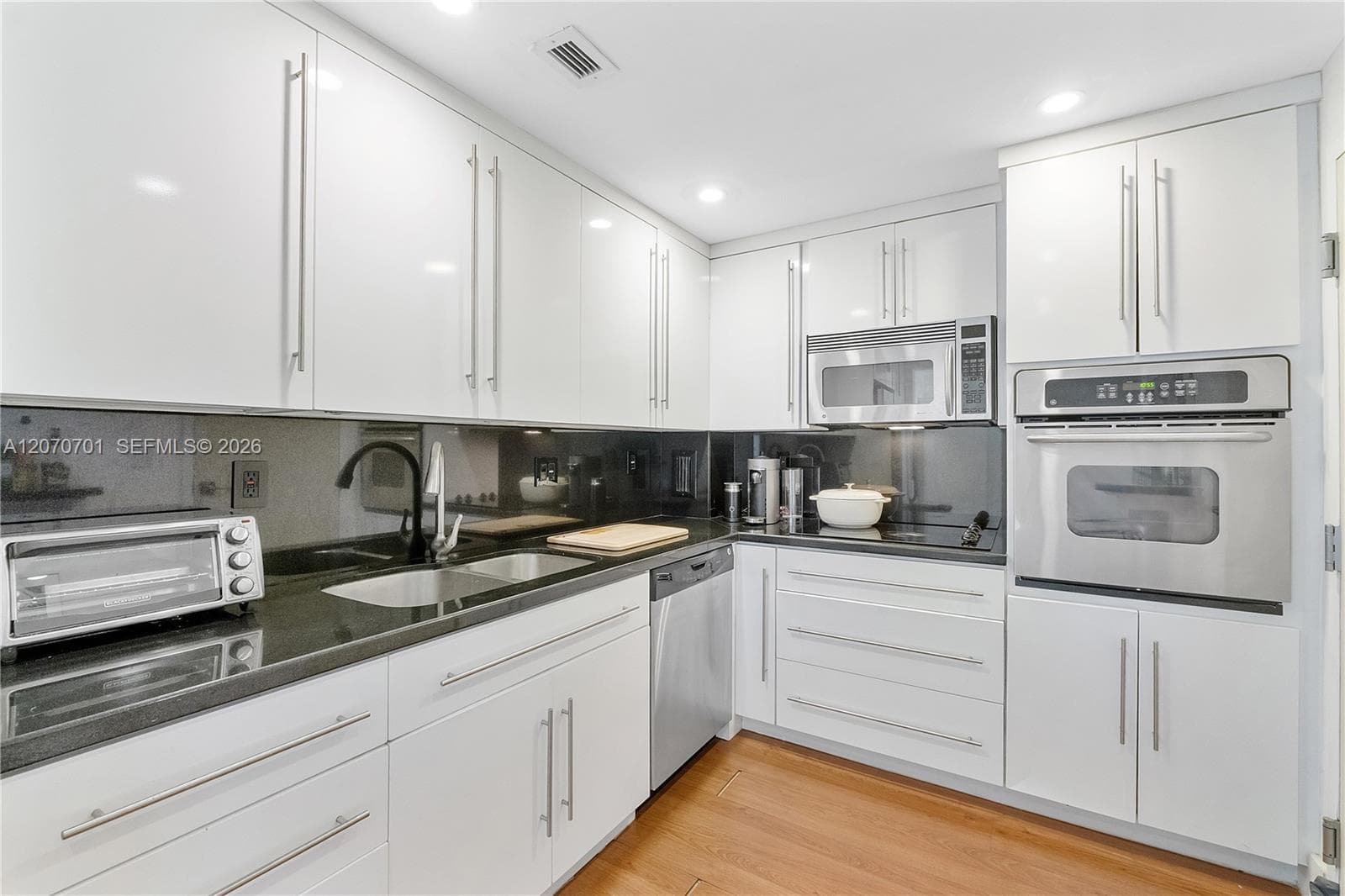 90 Edgewater Dr # 917, Coral Gables, FL 33133 — zdjęcie 2